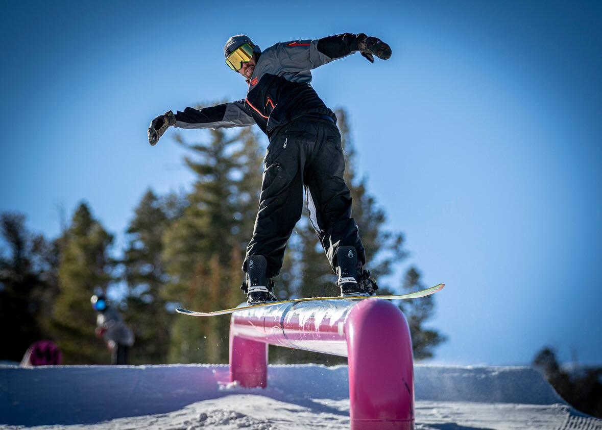 Faultline395_mountain_wear_co.jpg__PID:46ea80ca-ca3c-4252-a079-26b5f58dd146