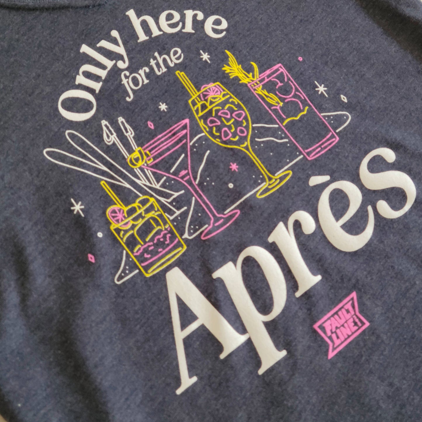 Women's Après V-Neck Tee - Navy