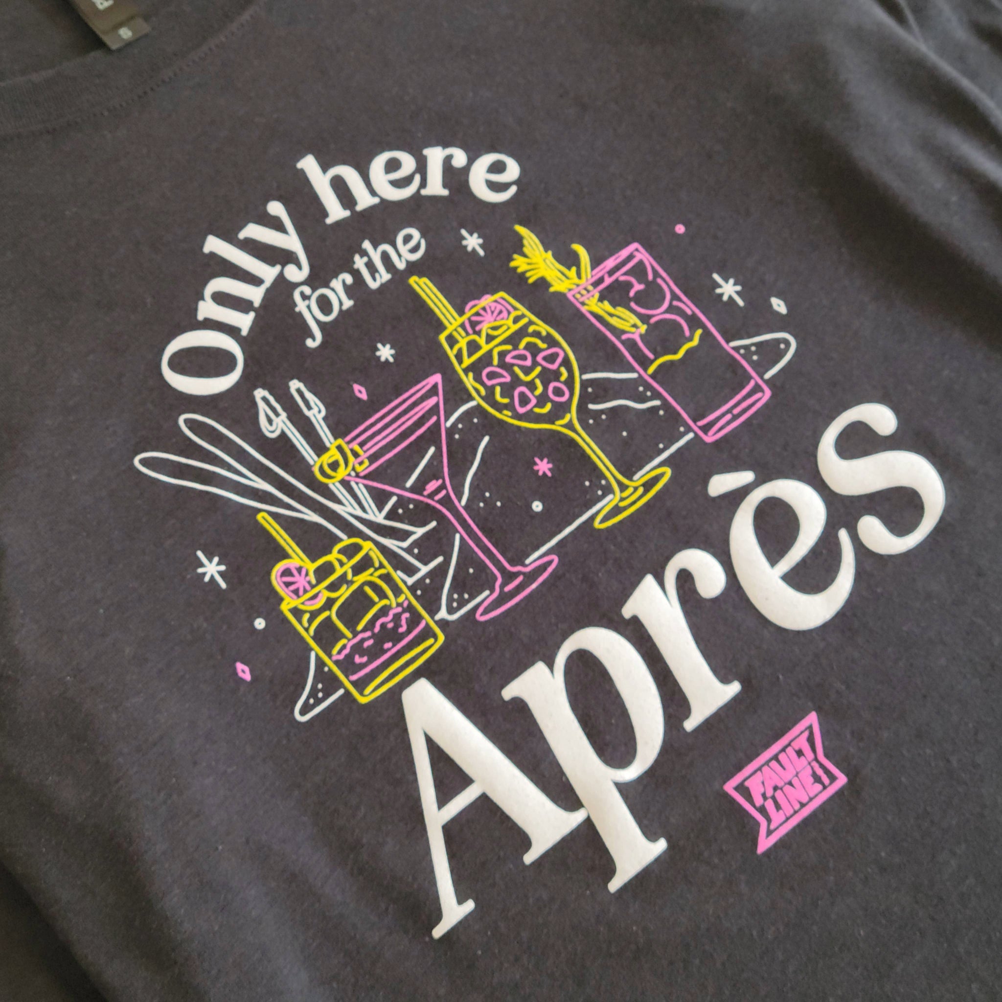 Close-up of the Women's Après Long Sleeve T-Shirt, showcasing the breathable and snag-resistant tri-blend material
