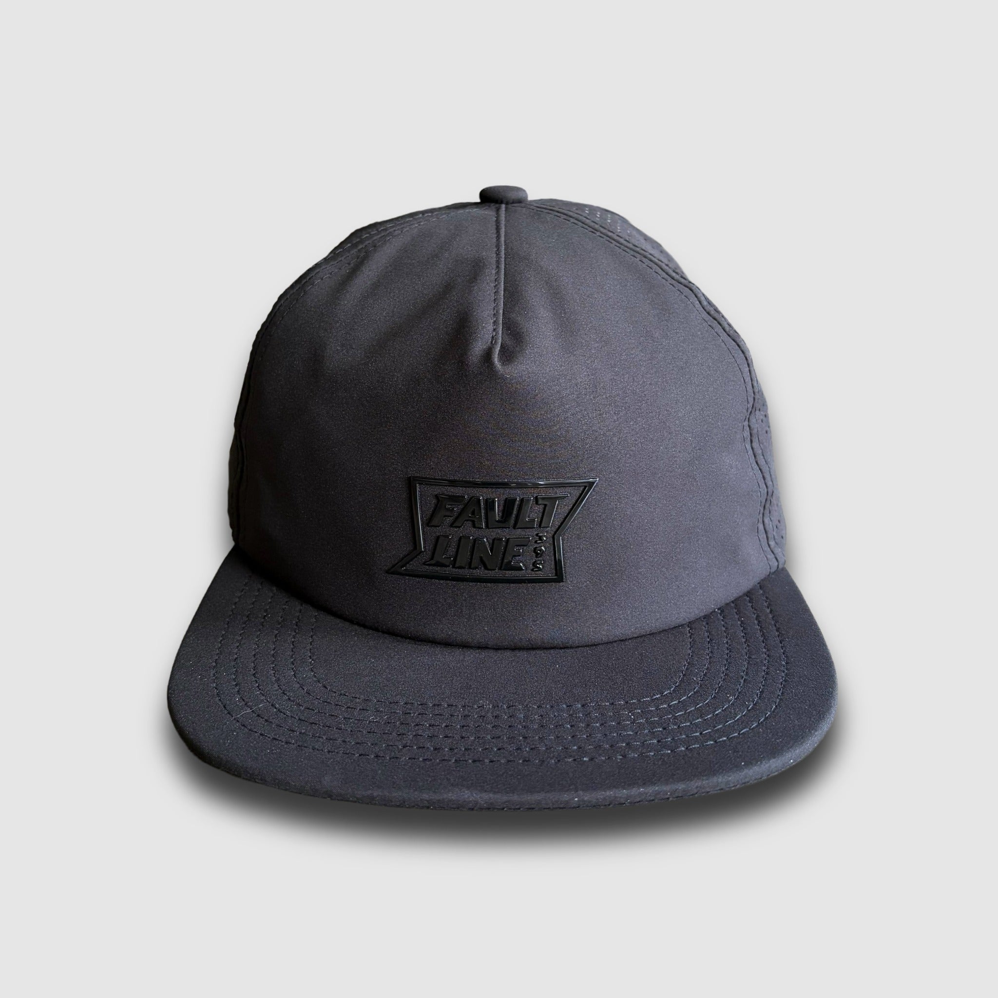 Summit Strapback Tech Hat - Blackout