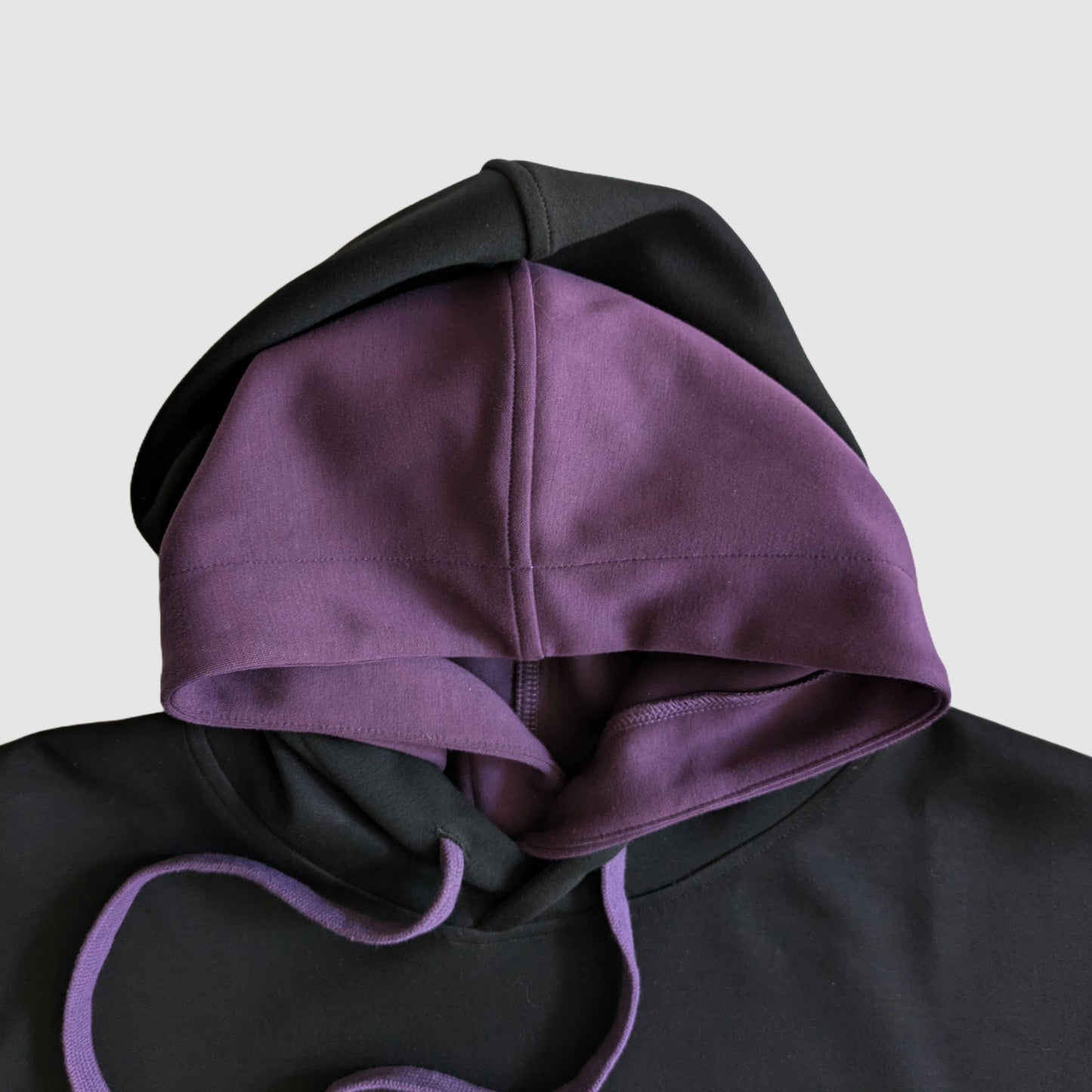 View of the two independent hoods featured on the Faultline 395 Cloud 9 hoodie