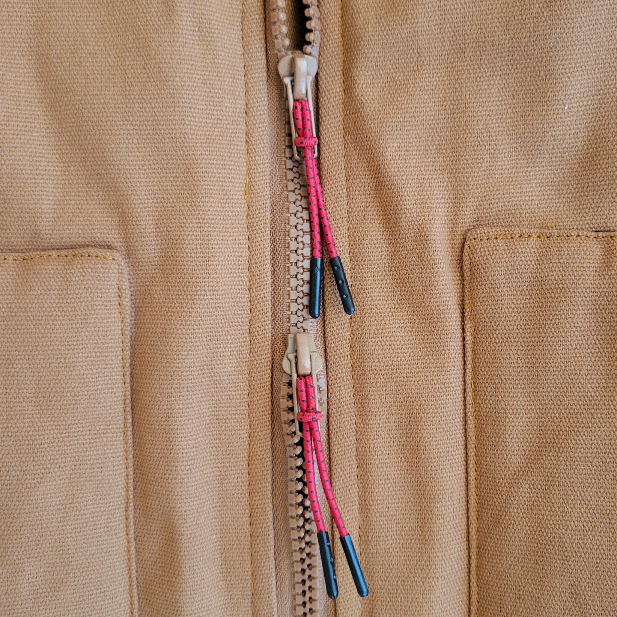 Double zip with zipper pulls come standard on the Faultline395 work vest