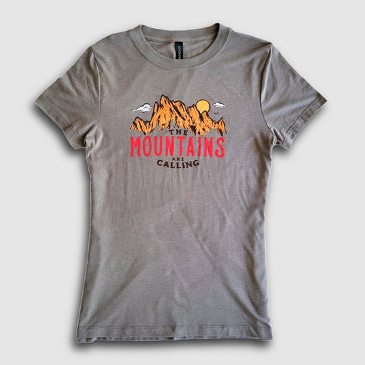 Women's Mtns Are Calling Tee - Heather Grey